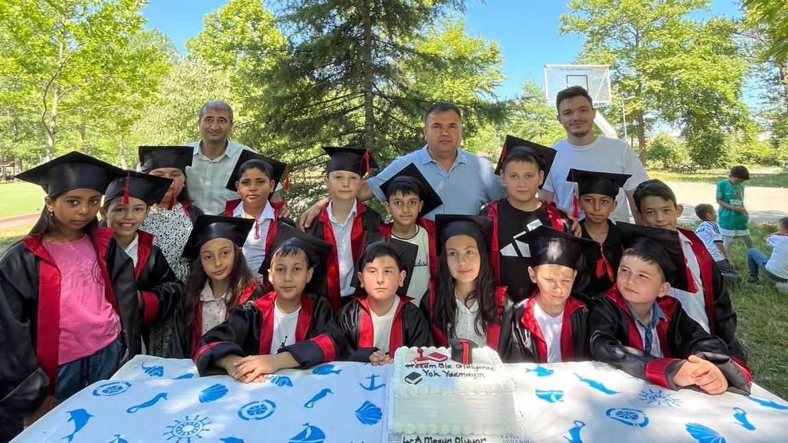 4. SINIF ÖĞRENCİLERİMİZİ MEZUN ETTİK
